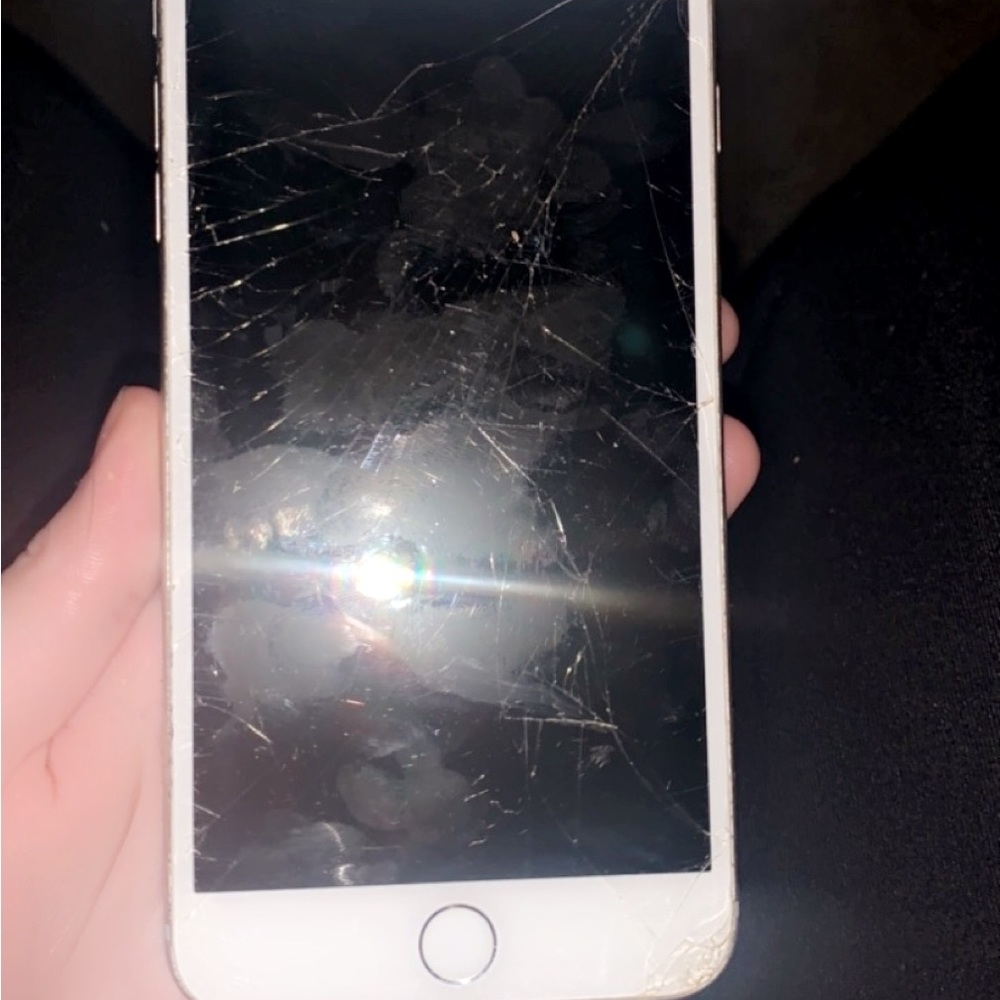 iPhone 8 Plus - Picture 4 of 4